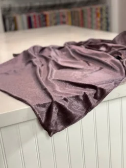 Lush Velvet Table Linen in Mauve
