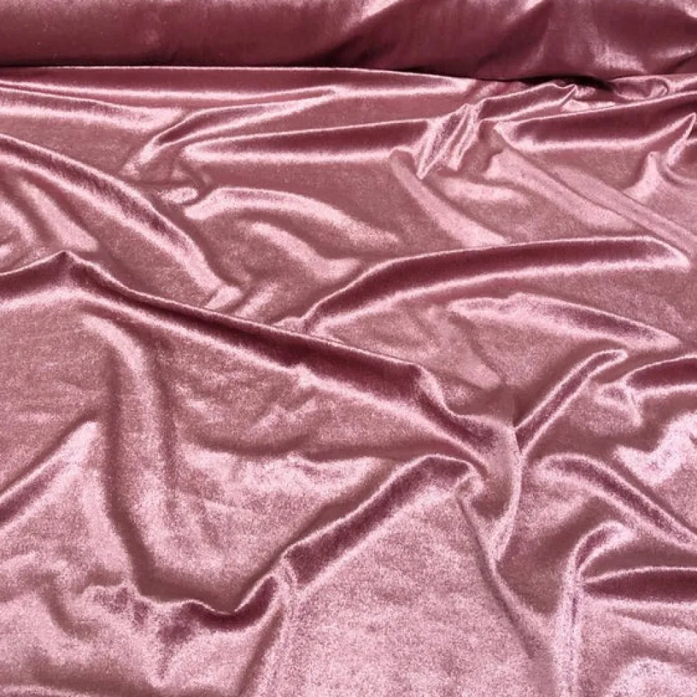Lush Velvet Table Linen in Mauve