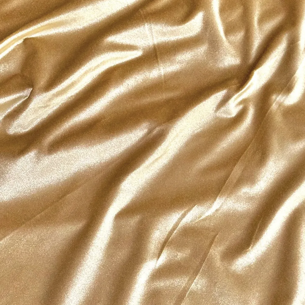 Luxury Plush Velvet Table Linen in Soft Gold