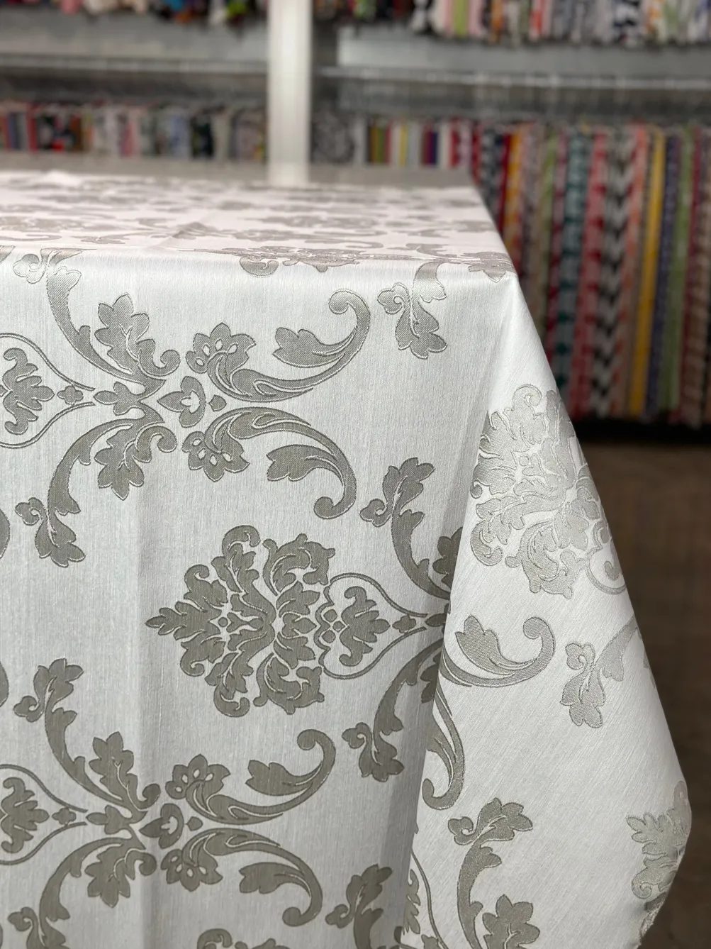 Madison Jacquard (Reversible) Table Linen in Silver