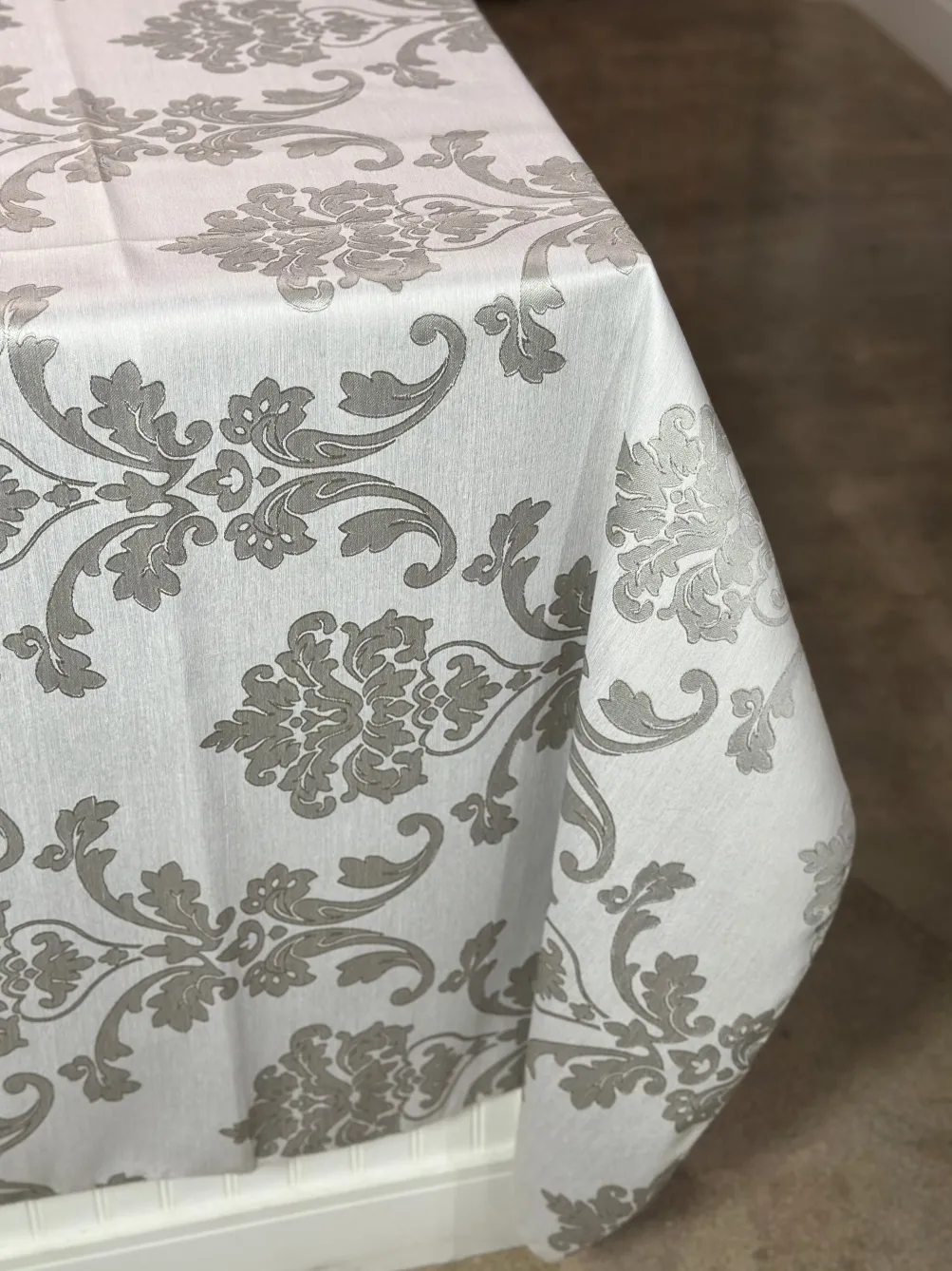 Madison Jacquard (Reversible) Table Linen in Silver