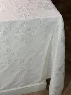 Madison Jacquard (Reversible) Table Linen in White