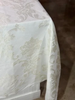 Madison Jacquard (Reversible) Table Linen in Champagne
