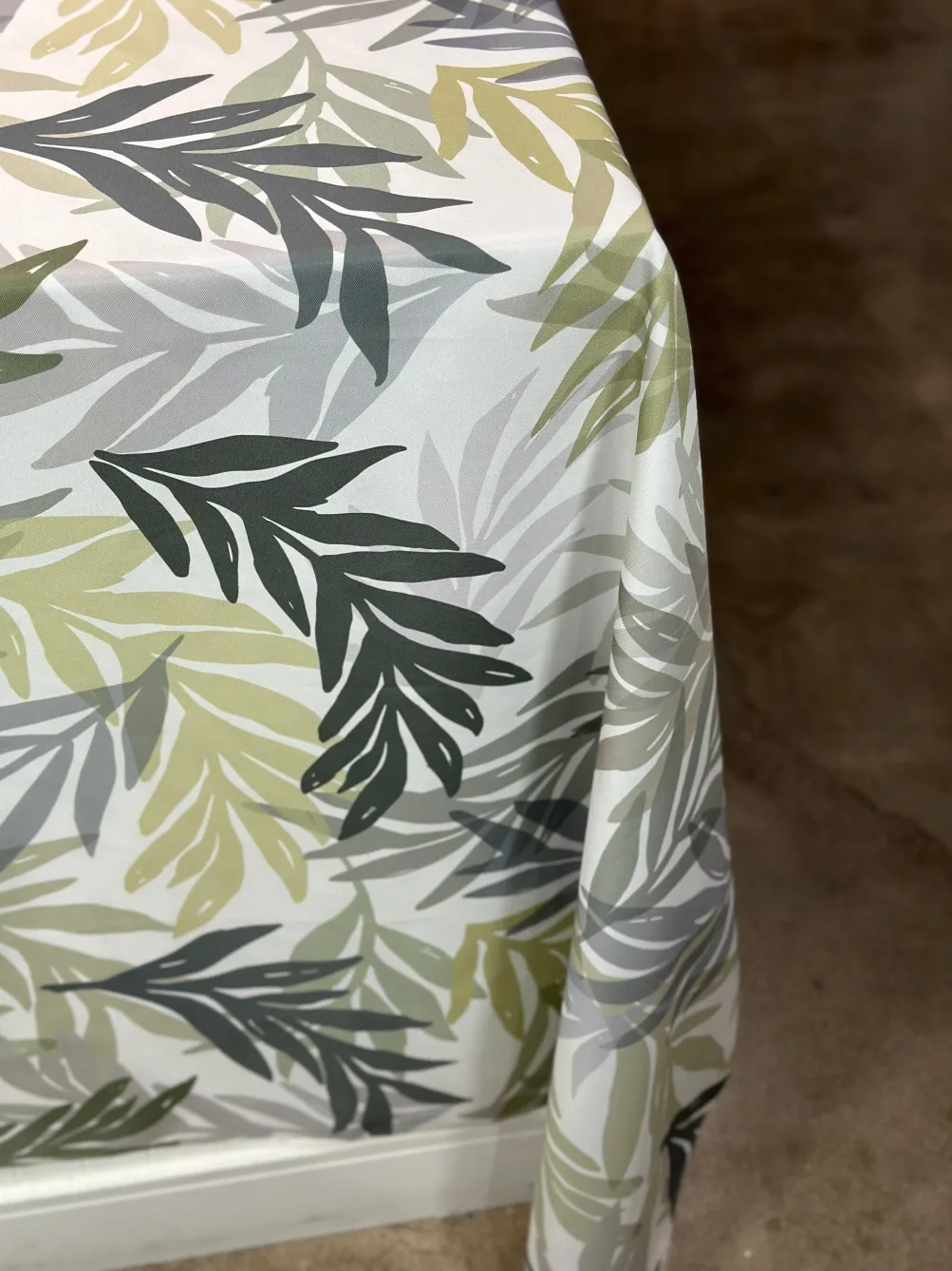 Magnolia Leaf (Poly Print) Table Linen