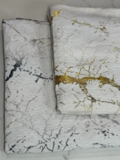 Marble Jacquard Table Linen in Gold