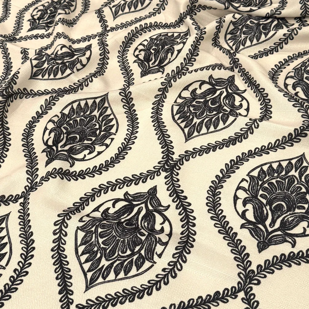 Mayfair (Slub Print) Table Linen in Black / Taupe