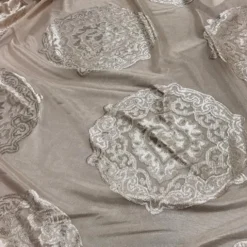 Medallion Jacquard Sheer Table Linen in Champagne