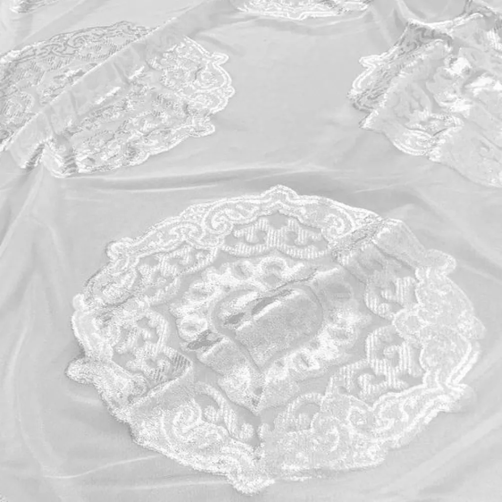Medallion Jacquard Sheer Table Linen in White