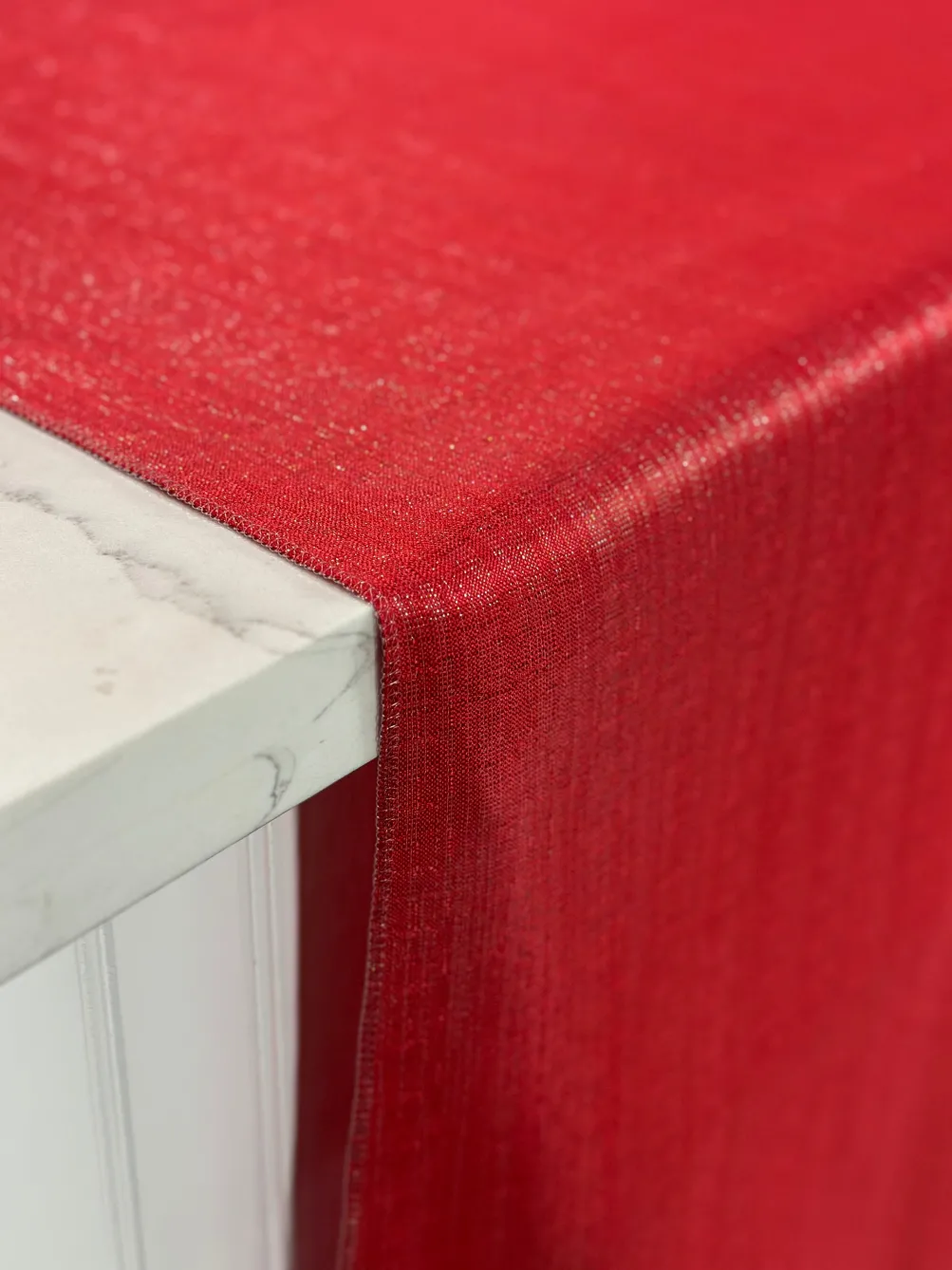 Metallic Burlap Table Linen in Red/Silver