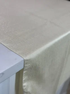 Metallic Burlap Table Linen in Ivory/Silver