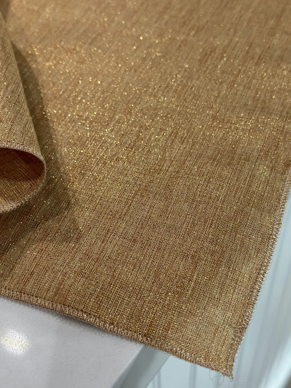 Metallic Burlap Table Linen in Gold/Gold