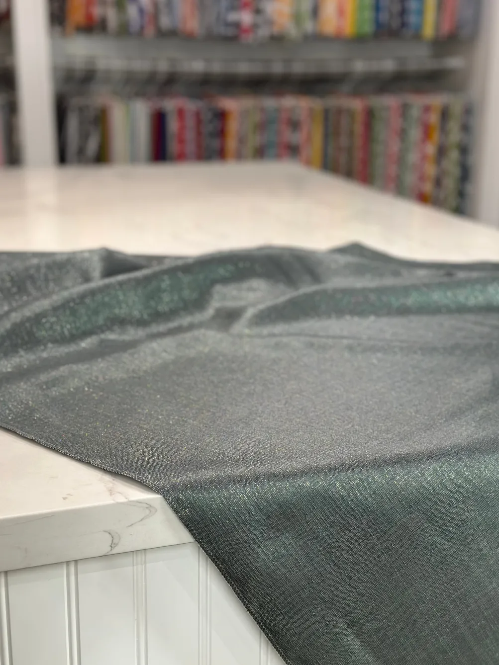 Metallic Burlap Table Linen in Gray/Silver