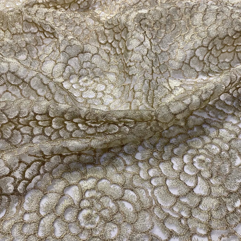 Metallic Rose Table Runner in Champagne