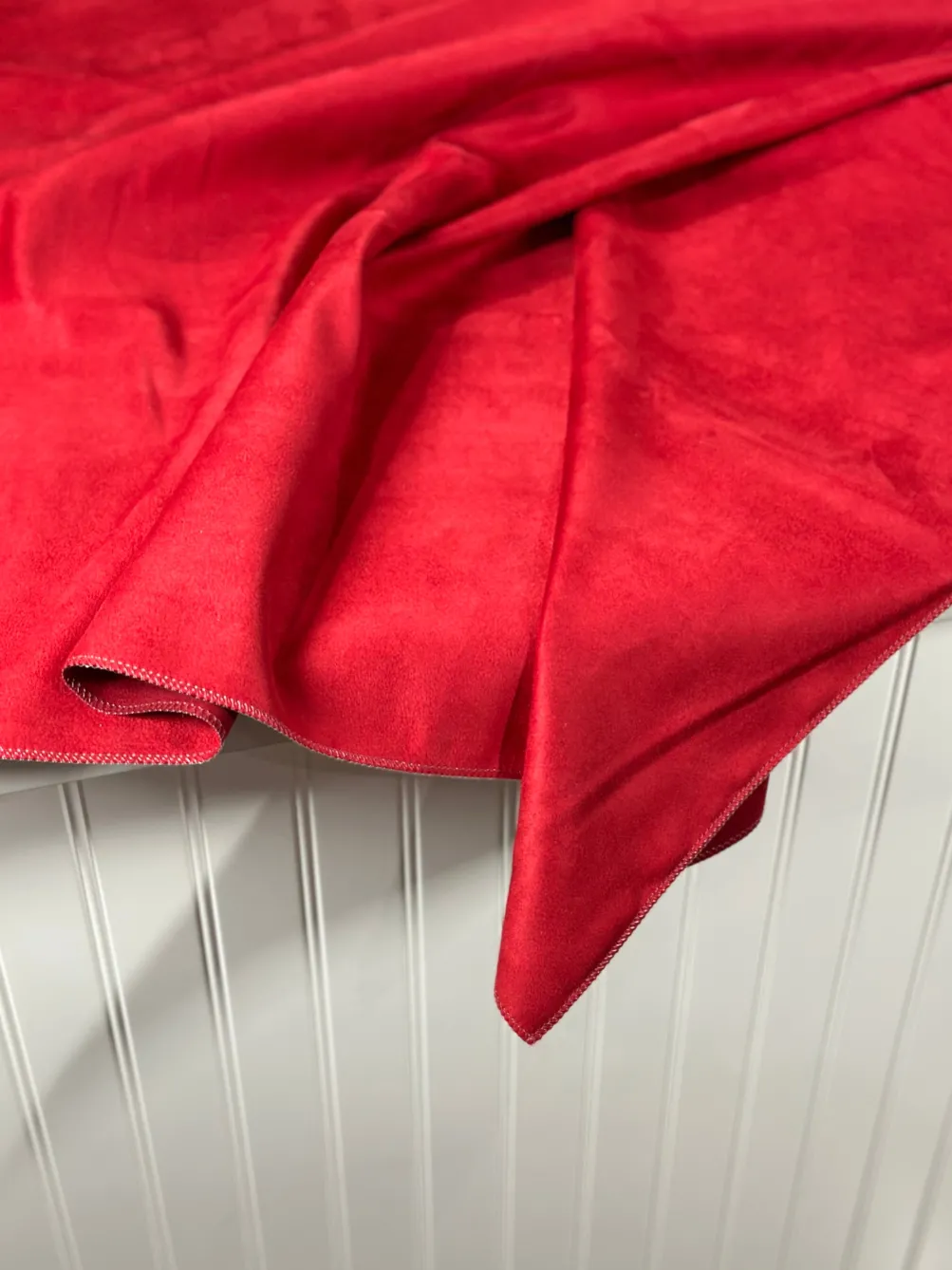 Microfiber Suede Table Linen in Red