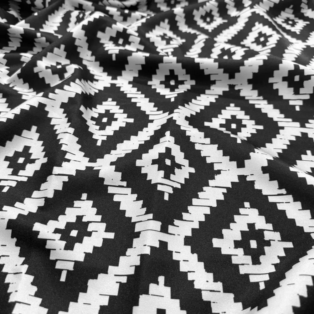 Onyx (Poly Print) Table Linen in Black / White