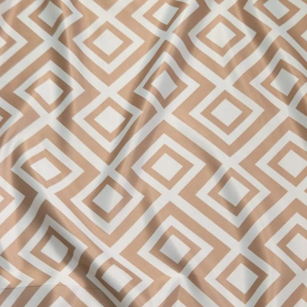 Paragon Print (Lamour) Table Runner in Taupe