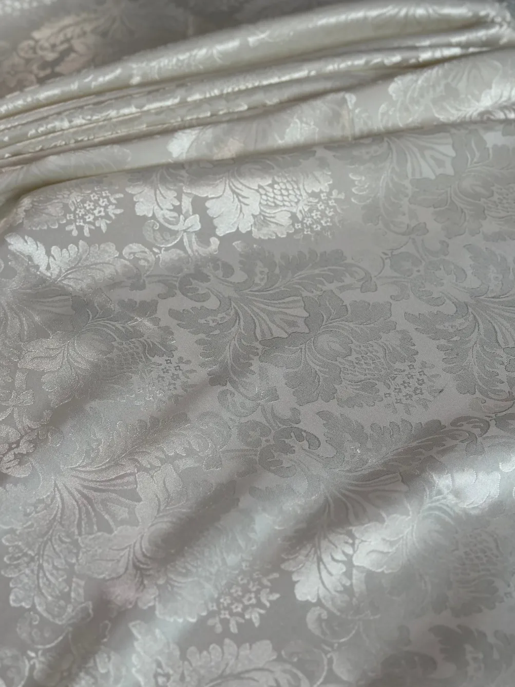 4pcs - Damask Poly Table Linen 58"x58" Square - Ivory