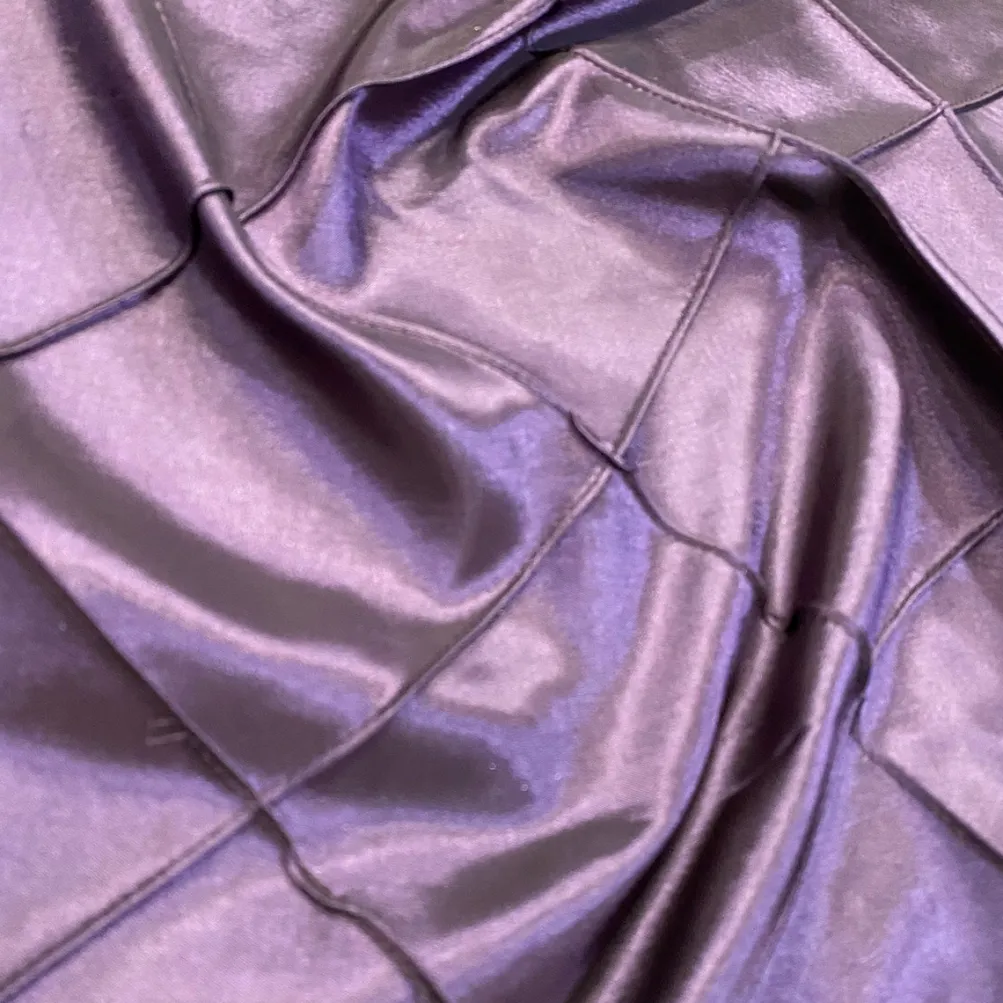 8pcs - 4" Pintuck Taffeta Table Linen 90" Round - Raisin 356