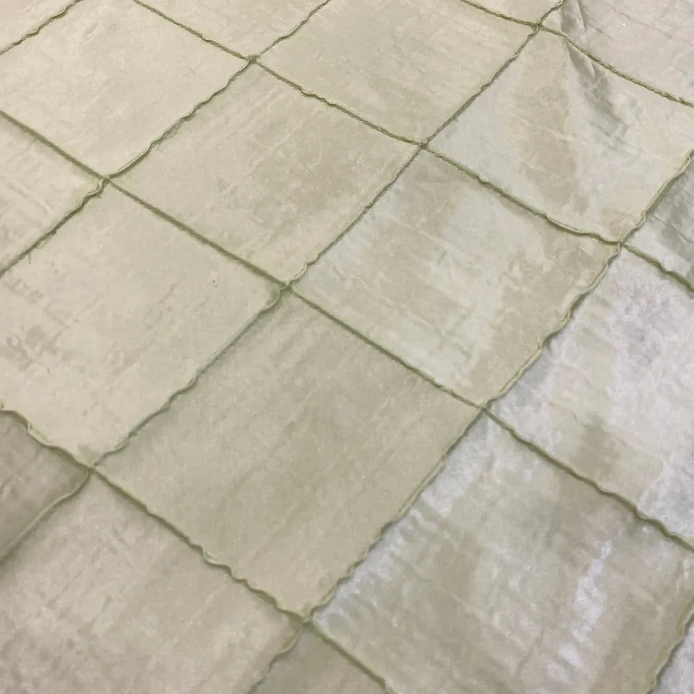 4" Pintuck Taffeta Table Linen in Lt Sage 090