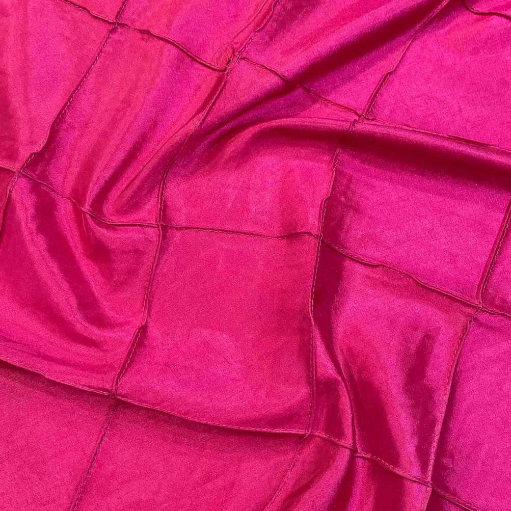 4" Pintuck Taffeta Table Napkin in Fuchsia 064
