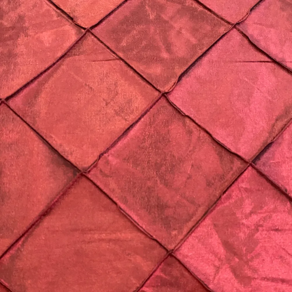 4" Pintuck Taffeta Table Runner in Wine 001