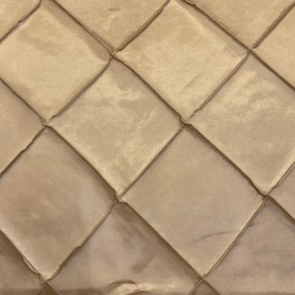 4" Pintuck Taffeta Table Runner in Taupe Gold