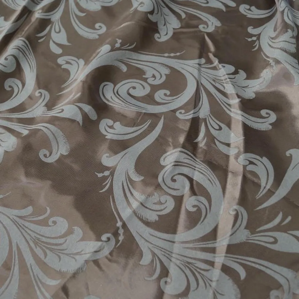 Regal Jacquard (Reversible) Table Runner in Champagne