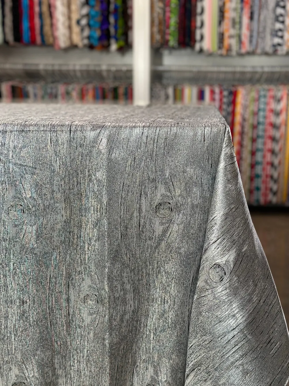 Sahara Jacquard Table Linen in Silver