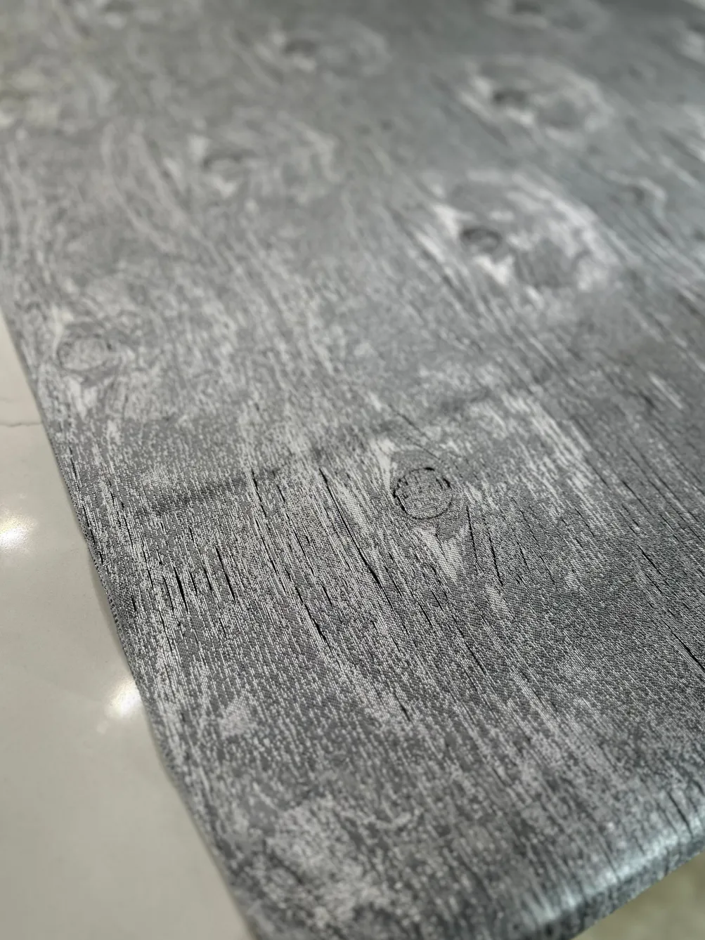 Sahara Jacquard Table Linen in Silver