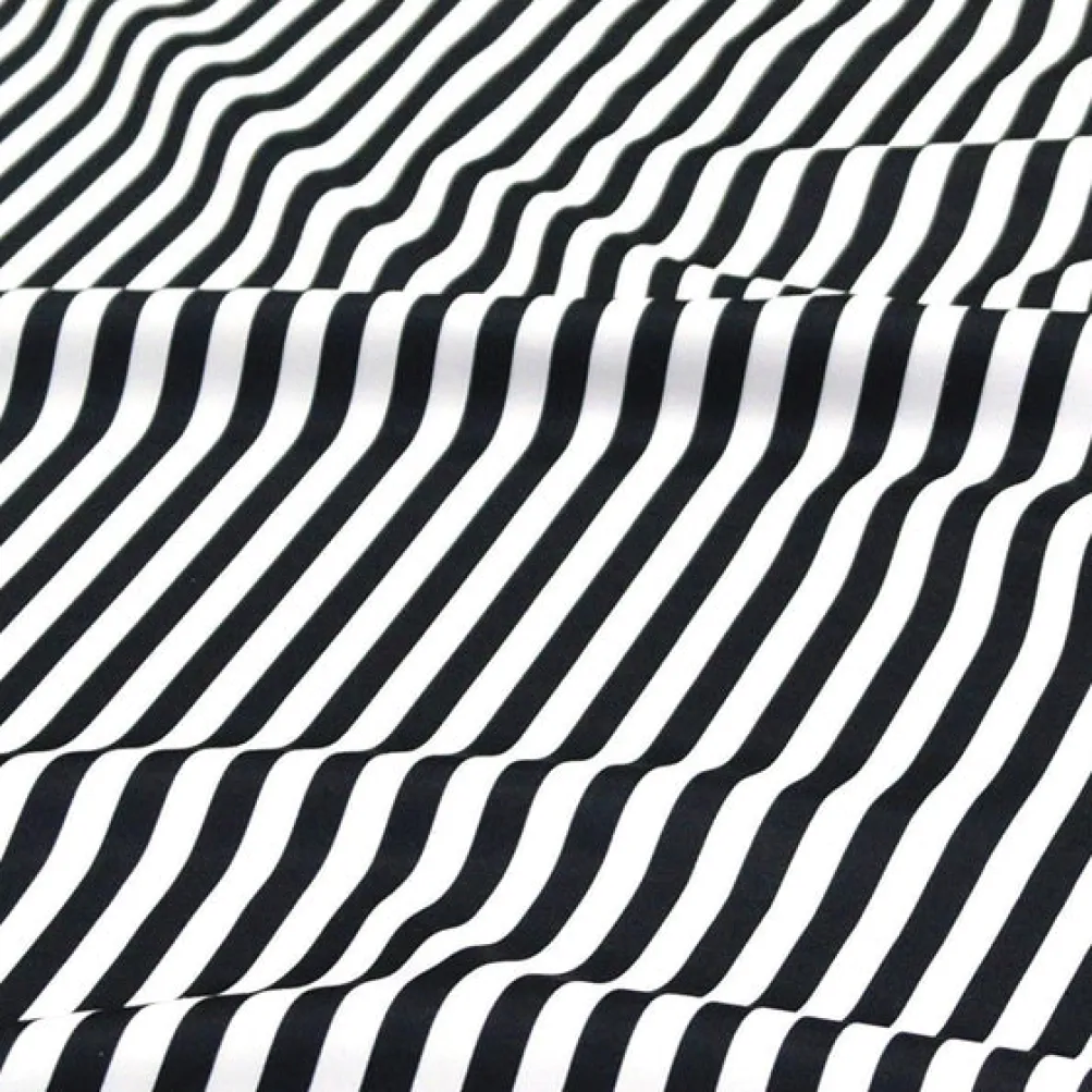 Seersucker (Poly Print) Table Runner in Black