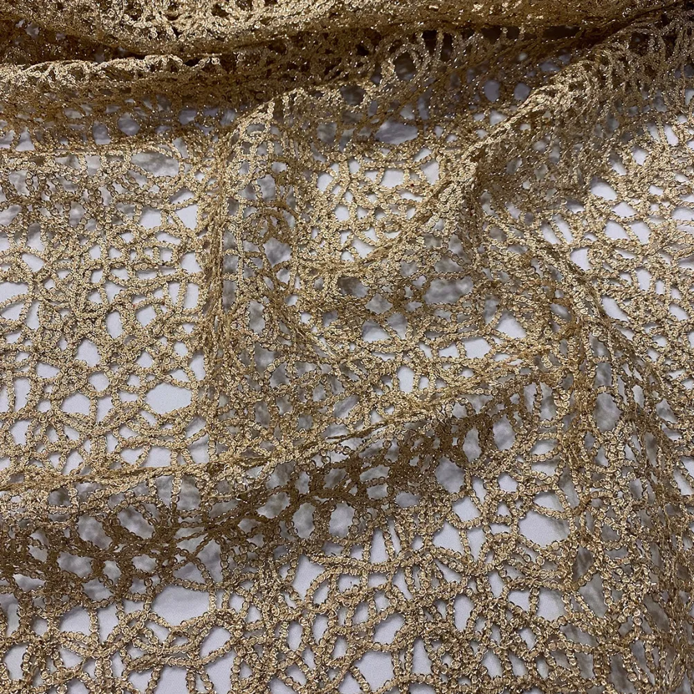 Swirl Chain Lace Table Linen in Champagne