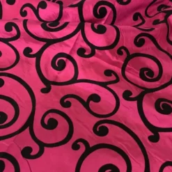 Swirl Flocking Taffeta Table Runner in Black on Fuchsia