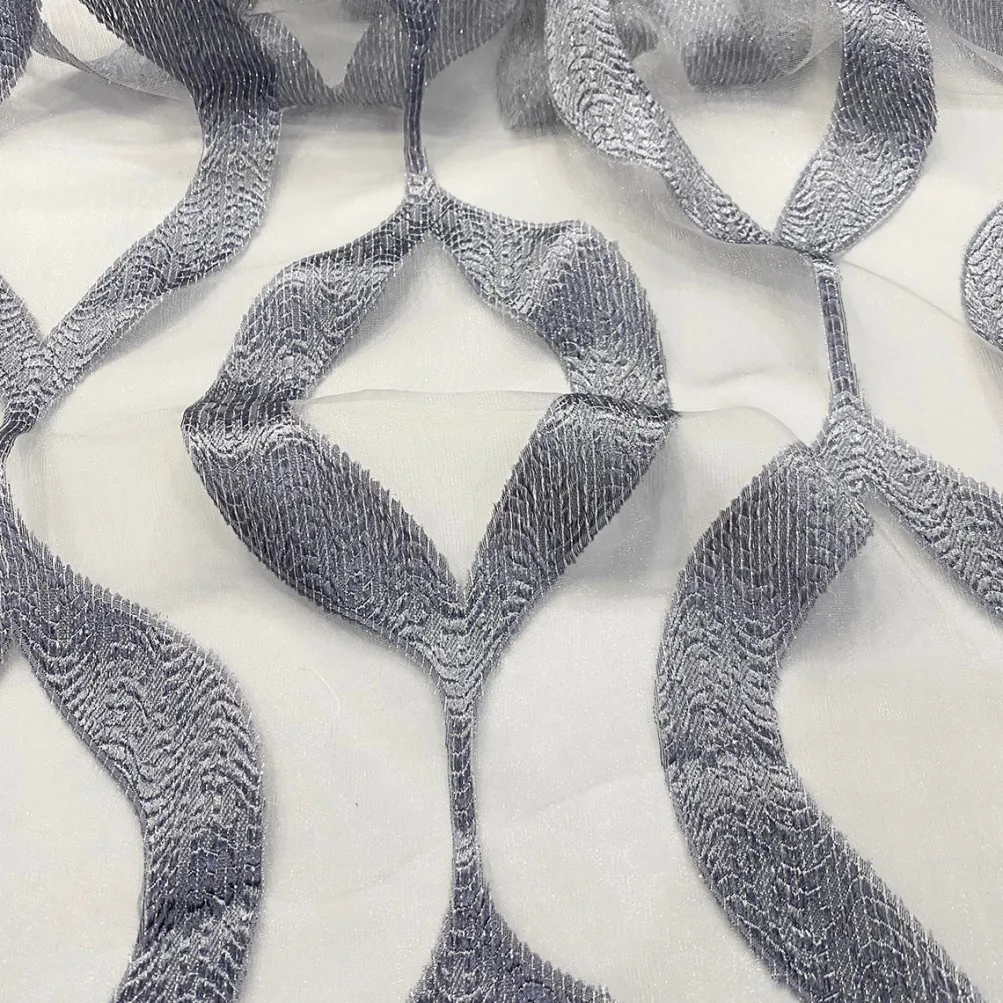 Tabriz Organza Table Linen in Silver