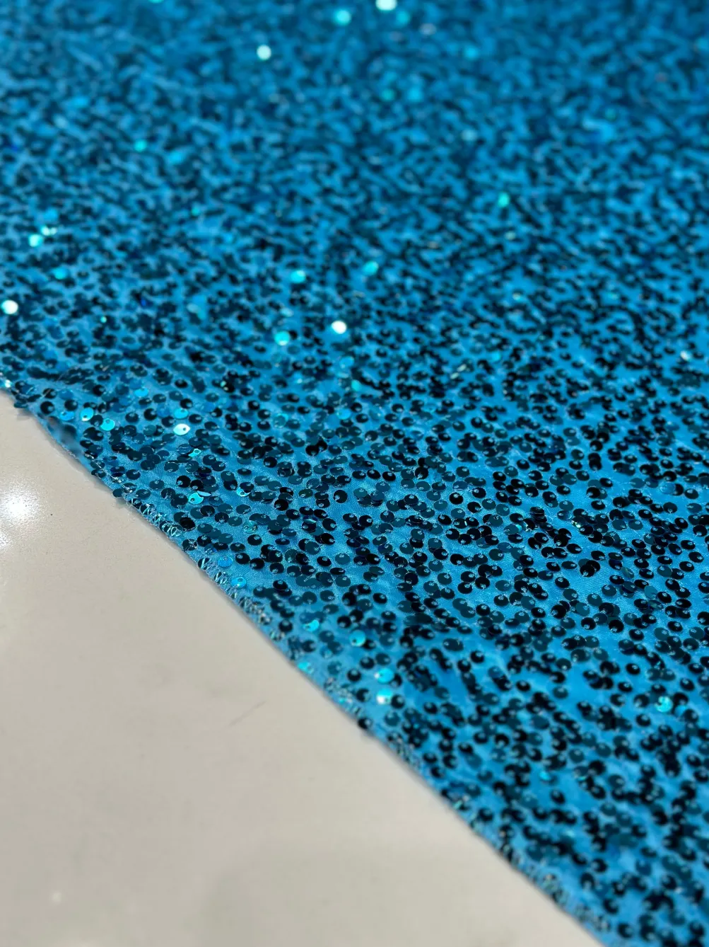 Taffeta Sequins Table Linen in Turquoise