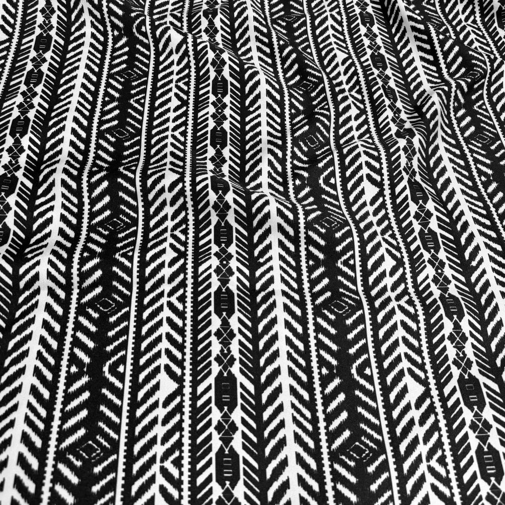 Topaz (Poly Print) Table Linen in Black / White