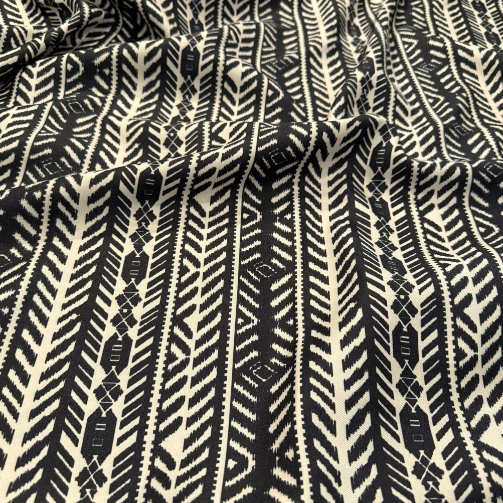 Topaz (Poly Print) Table Napkin in Black / Taupe