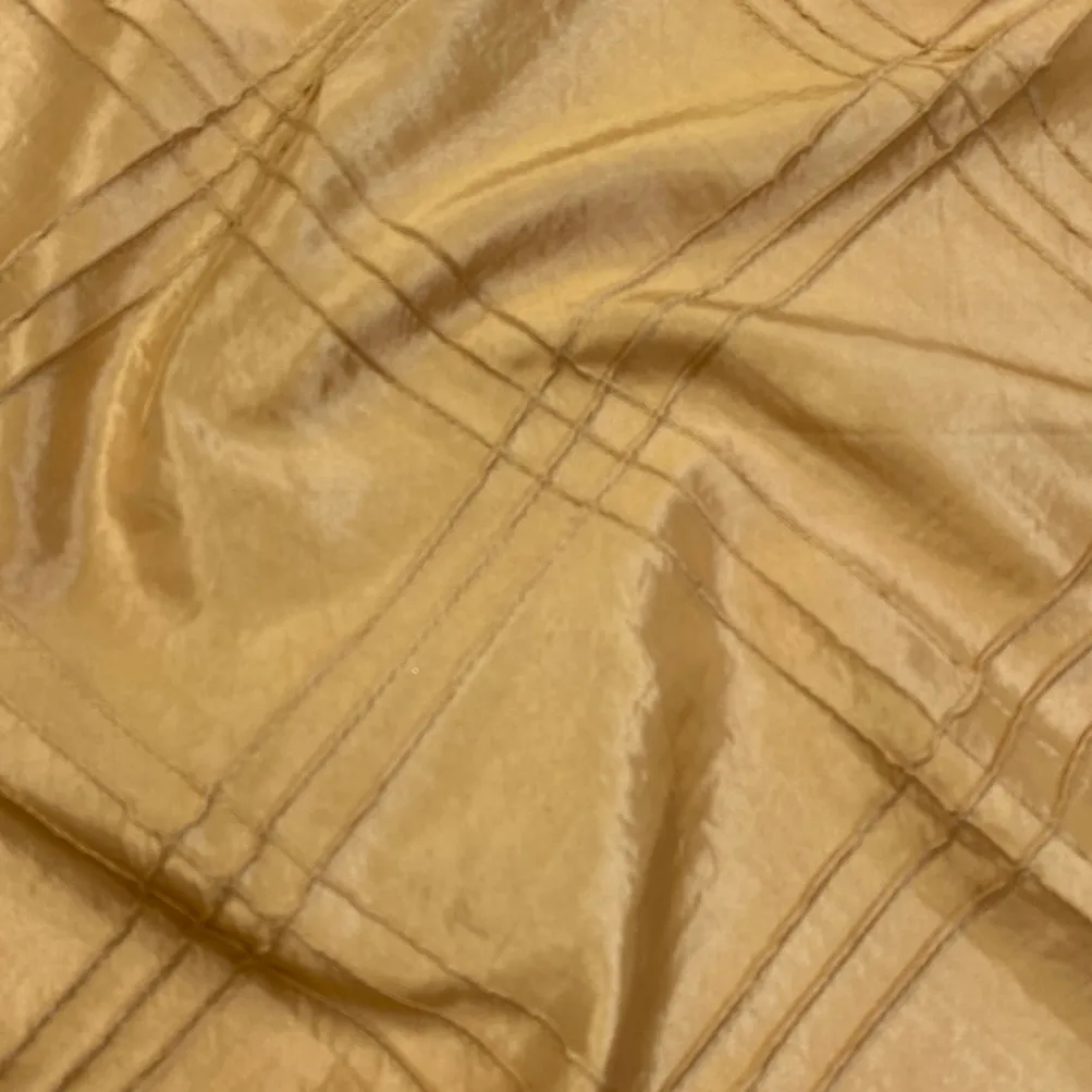 Triple Pleat Pintuck Table Linen in Gold