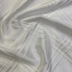 Triple Pleat Pintuck Table Linen in White