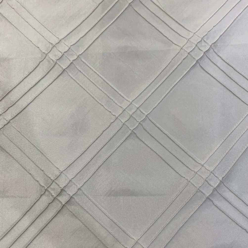 Triple Pleat Pintuck Table Linen in White