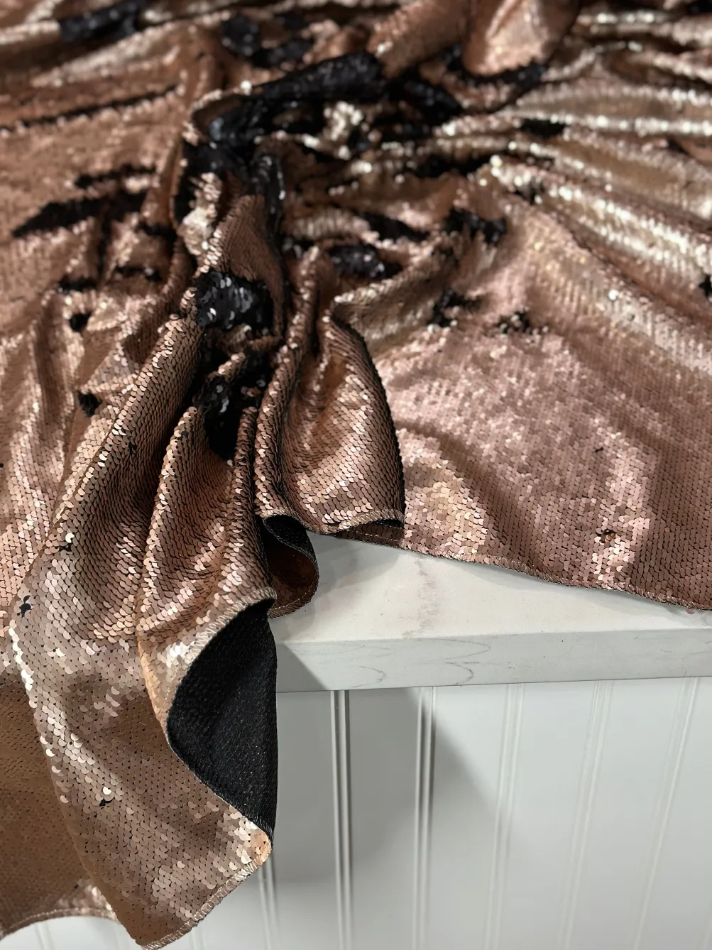 Two-Tone Sequins Table Linen in Champagne and Black