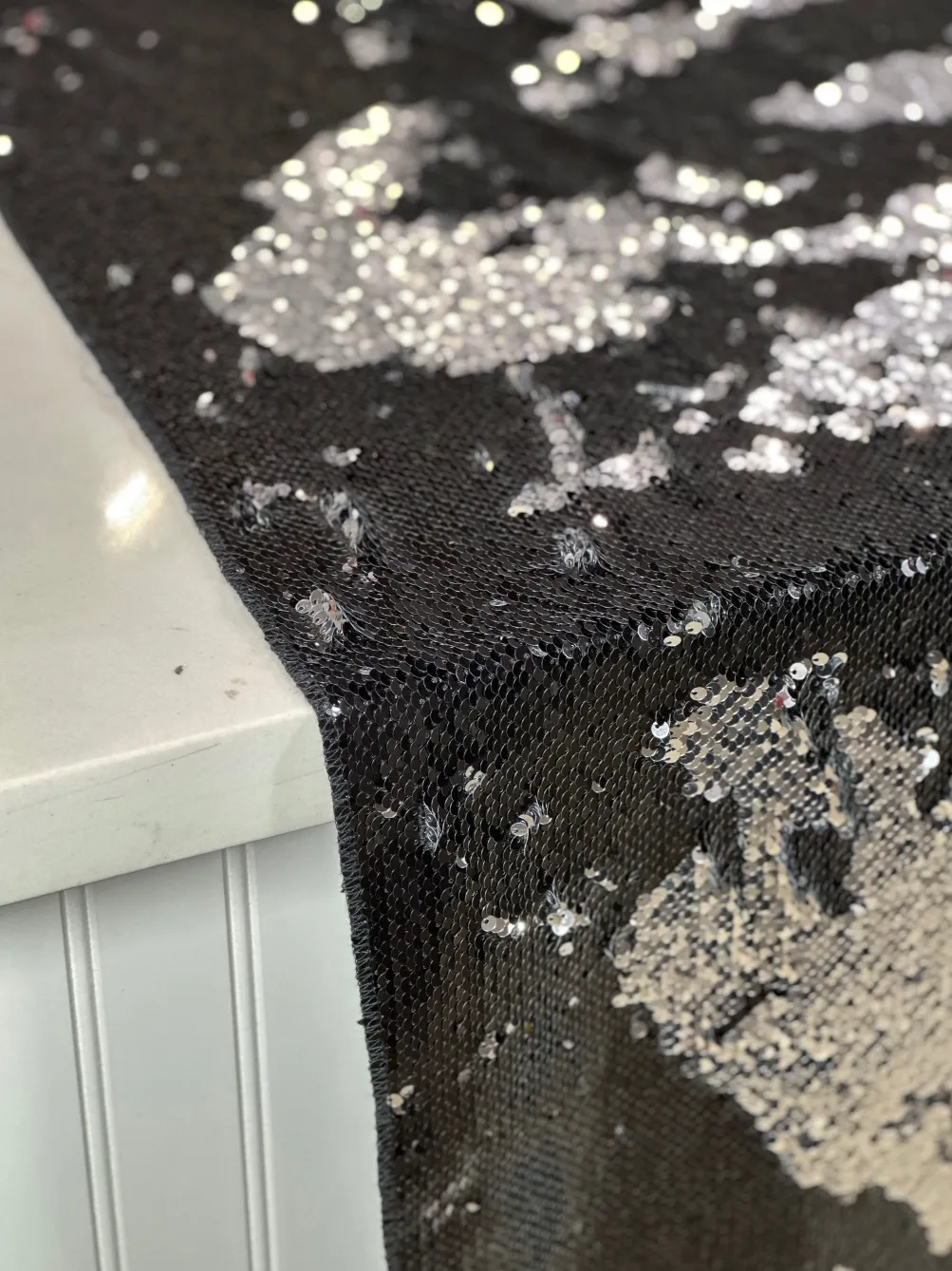 Two-Tone Sequins Table Linen in Black and Silver