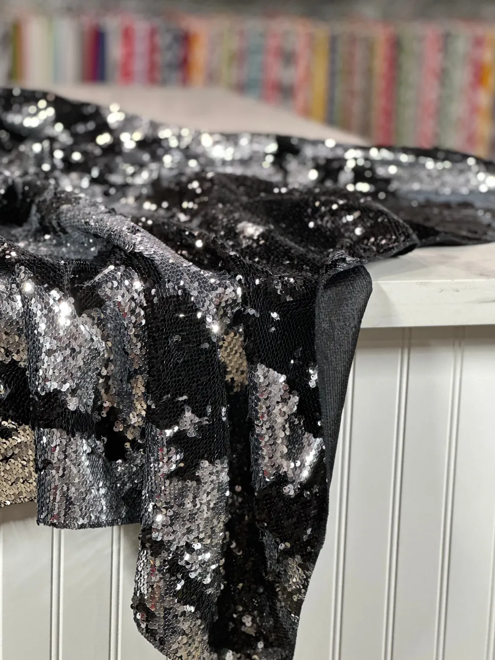Two-Tone Sequins Table Linen in Black and Silver